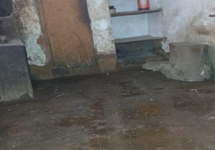 COENPeru's tweet image. ⚠️Áncash: #LluviasIntensas registradas el 10/3 en varios caseríos del distrito #SanJuandeRontoy, provincia Antonio Raymondi, causaron daños a viviendas. #GORE gestiona ayuda humanitaria para las personas damnificadas, quienes pernoctan en predios de familiares, y afectadas. (1/2)