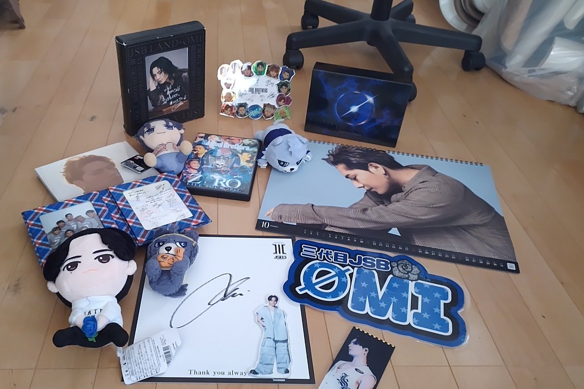 HGAziaNl9ddIcJs's tweet image. 1日早いけど我が神øMI様の生誕祭！明日だけど誕生日おめでとうございます！デビュー当時からずっと大好きで辛いことあってもおみくんのおかげでここまで25年生きて来られました！これからも応援してます！（本人に届きますように）
#登坂広臣生誕祭
#øMI