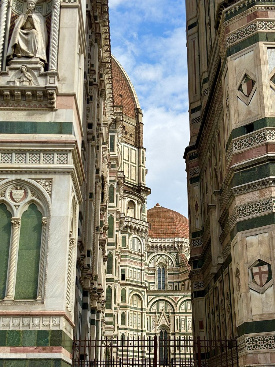 Magnifica Lounge 🫐 tweet media