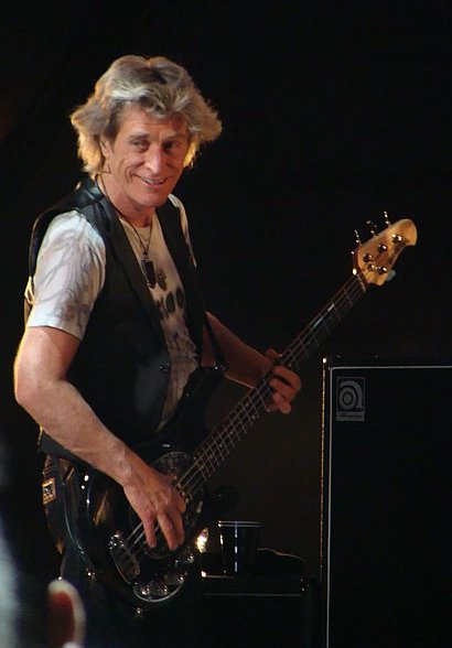 Ross Valory tweet media