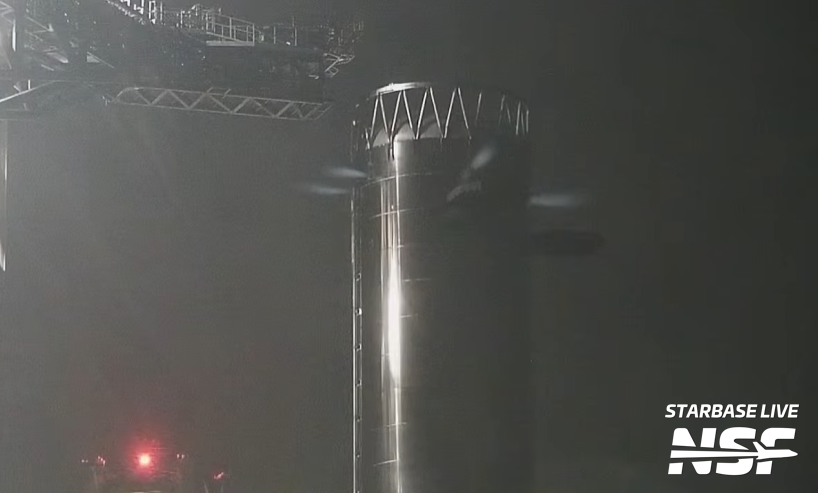 TrackingTheSB's tweet image. Booster 19 is venting, expect more of this throughout its time on the pad.

Track Starbase Here: figma.com/design/2AvC161…
Join Our Discord Here: discord.gg/ZbrSYPzDAq

📸NSF | Starbase Live nsf.live/starbase

#Tracking #starship #Starbase #SpaceX