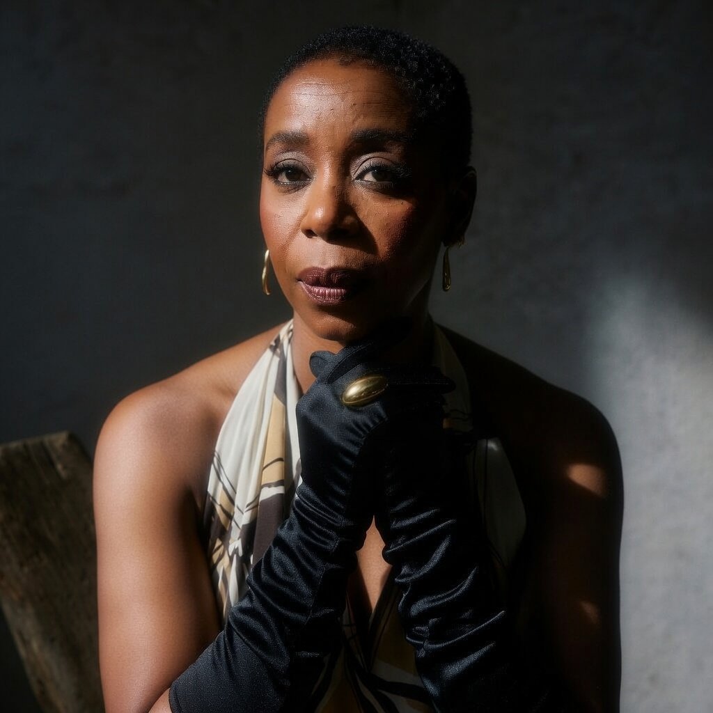 Désirée D'Baby Adams para a Elle UK. ✨