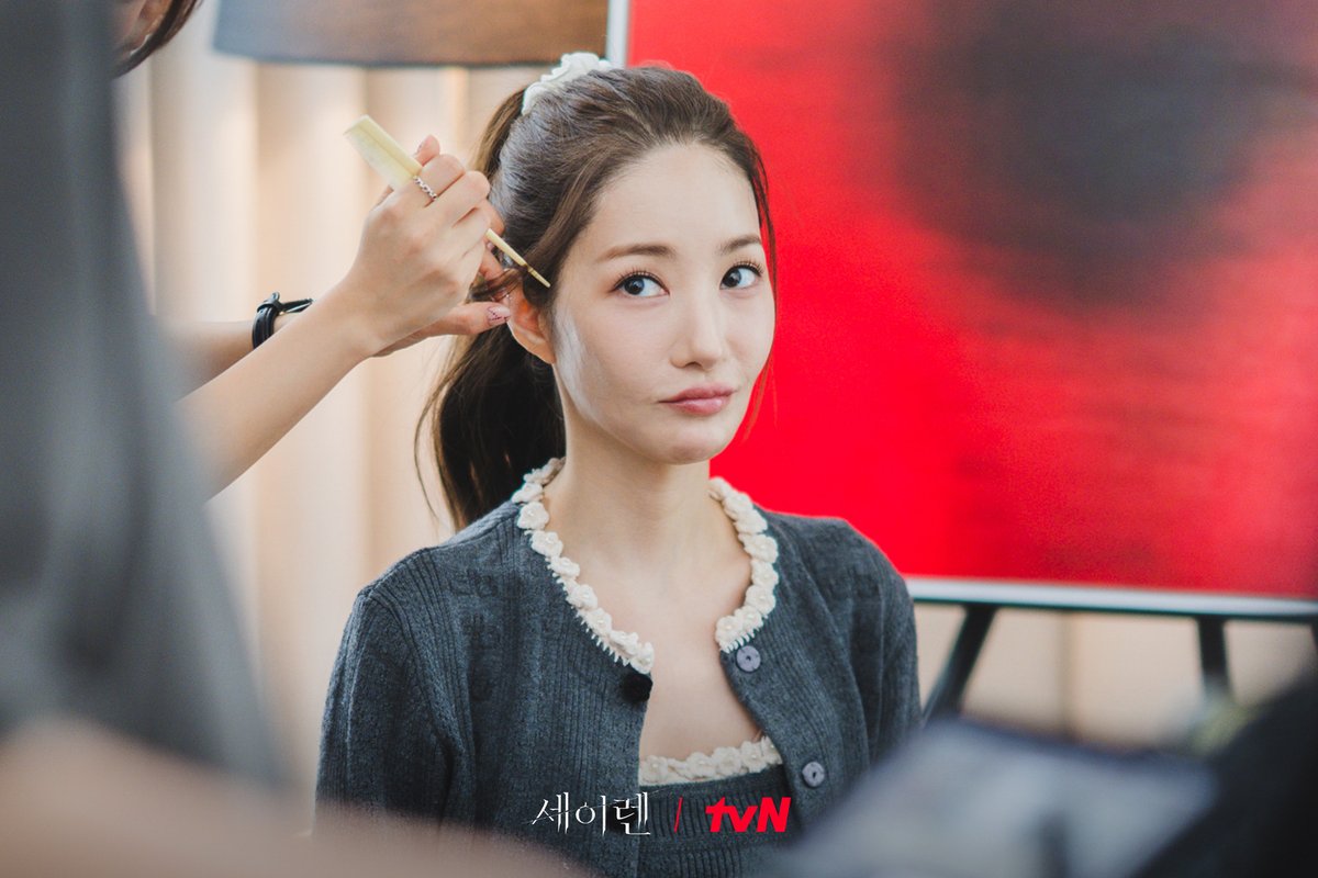CJnDrama's tweet photo. 한설아는 잠깐 내려두고
박민영 애교 시원하게 쏩니다💘

[월화] 저녁 8:50ㅣtvN
#즐거움엔20tvN #세이렌 #SirensKiss #tvnsiren https://t.co/BSUR9PhVfd