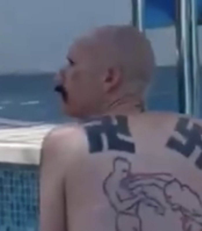 NiceGuyMersh's tweet photo. This is shameful. @luisjgomez is one of the hardest working, most down-to-earth people I've ever met in this business. It's not nice to harass the man when he's enjoying his vacation. https://t.co/buzdUaUghj