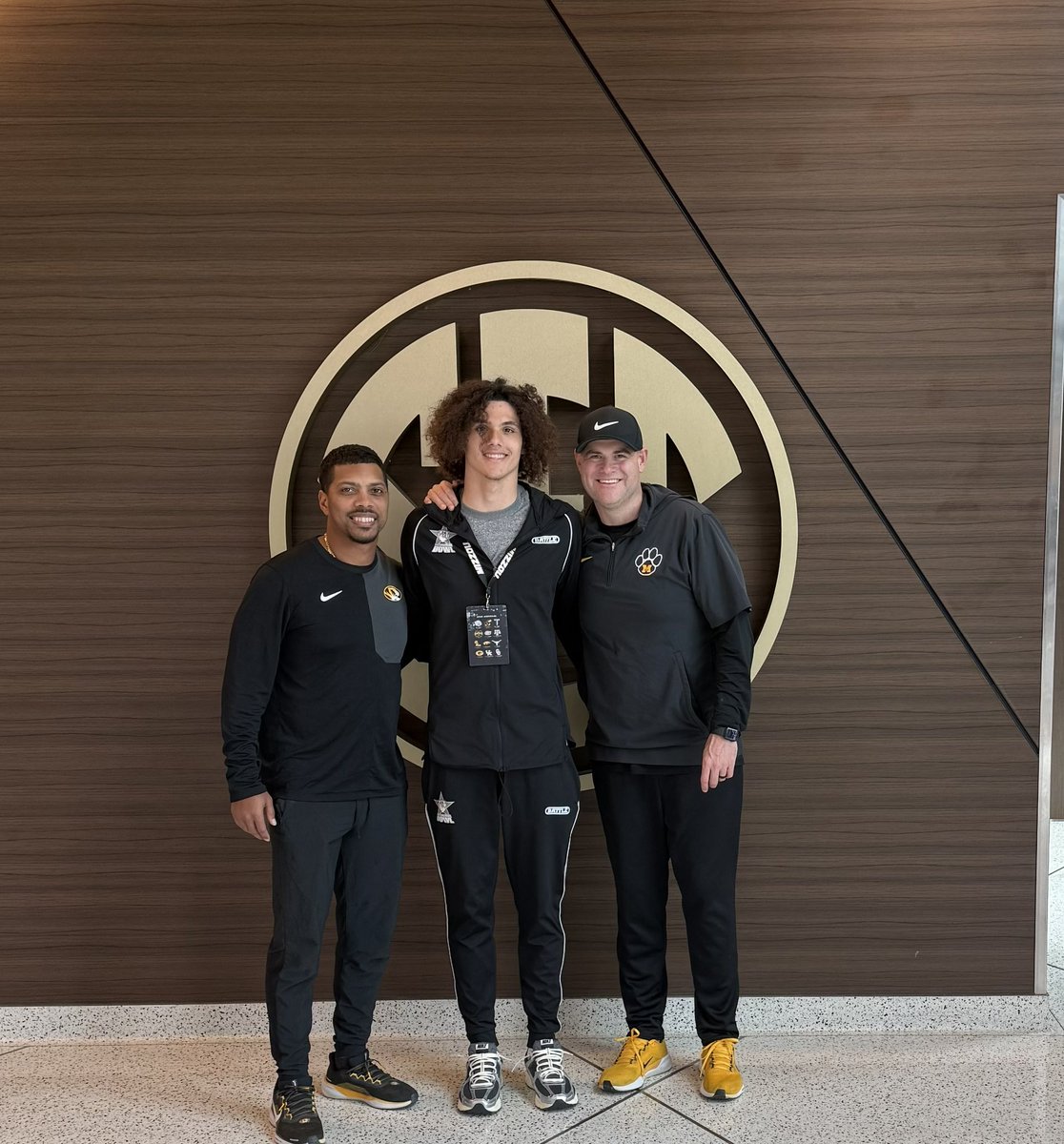 Avery Thompson tweet media