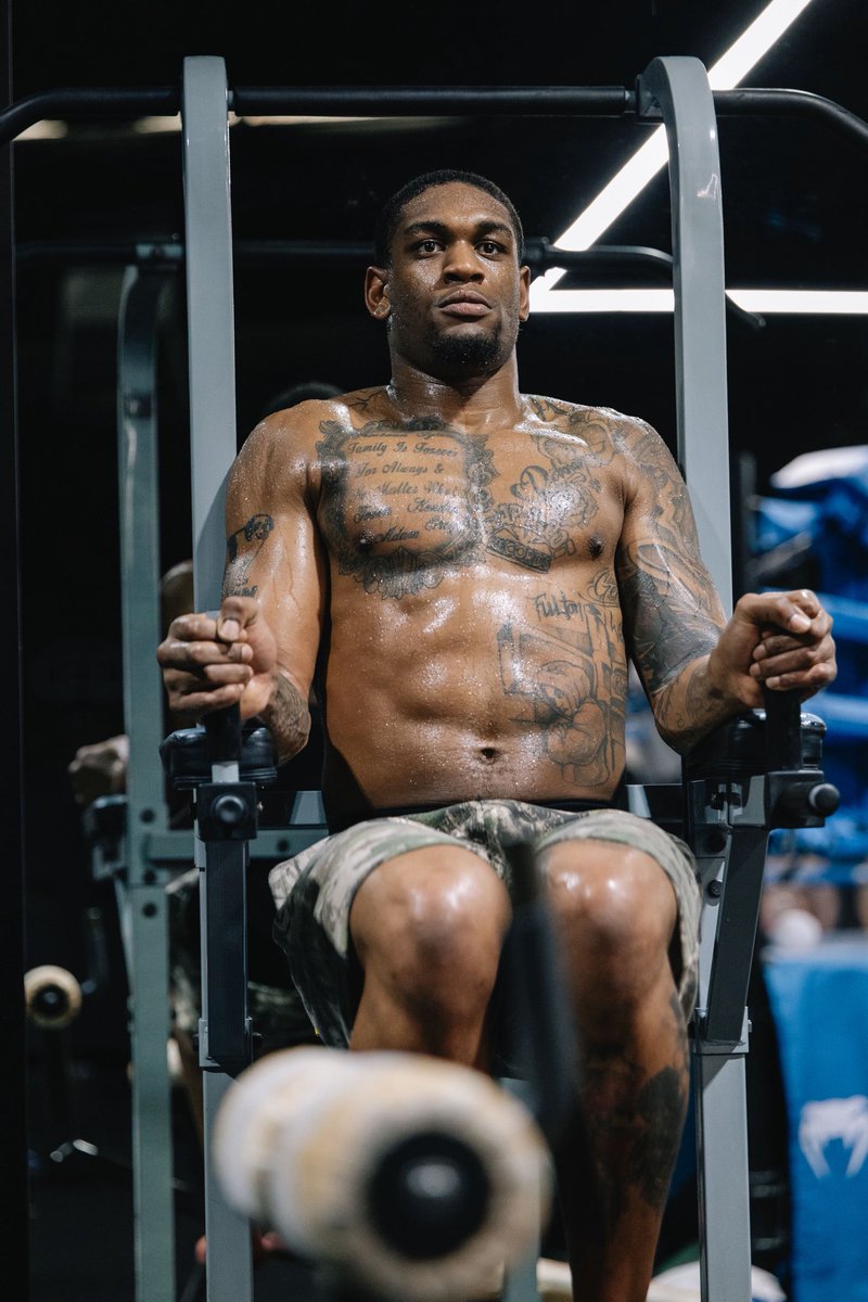 jaredanderson41's tweet image. LITTLE WORK AINT NEVER HURT NOBODY🫡🪖
#boxing #fight #viral #cardio