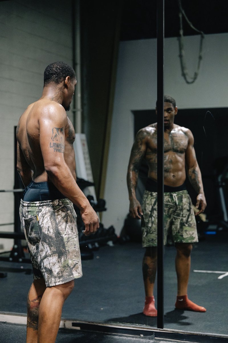 jaredanderson41's tweet image. LITTLE WORK AINT NEVER HURT NOBODY🫡🪖
#boxing #fight #viral #cardio