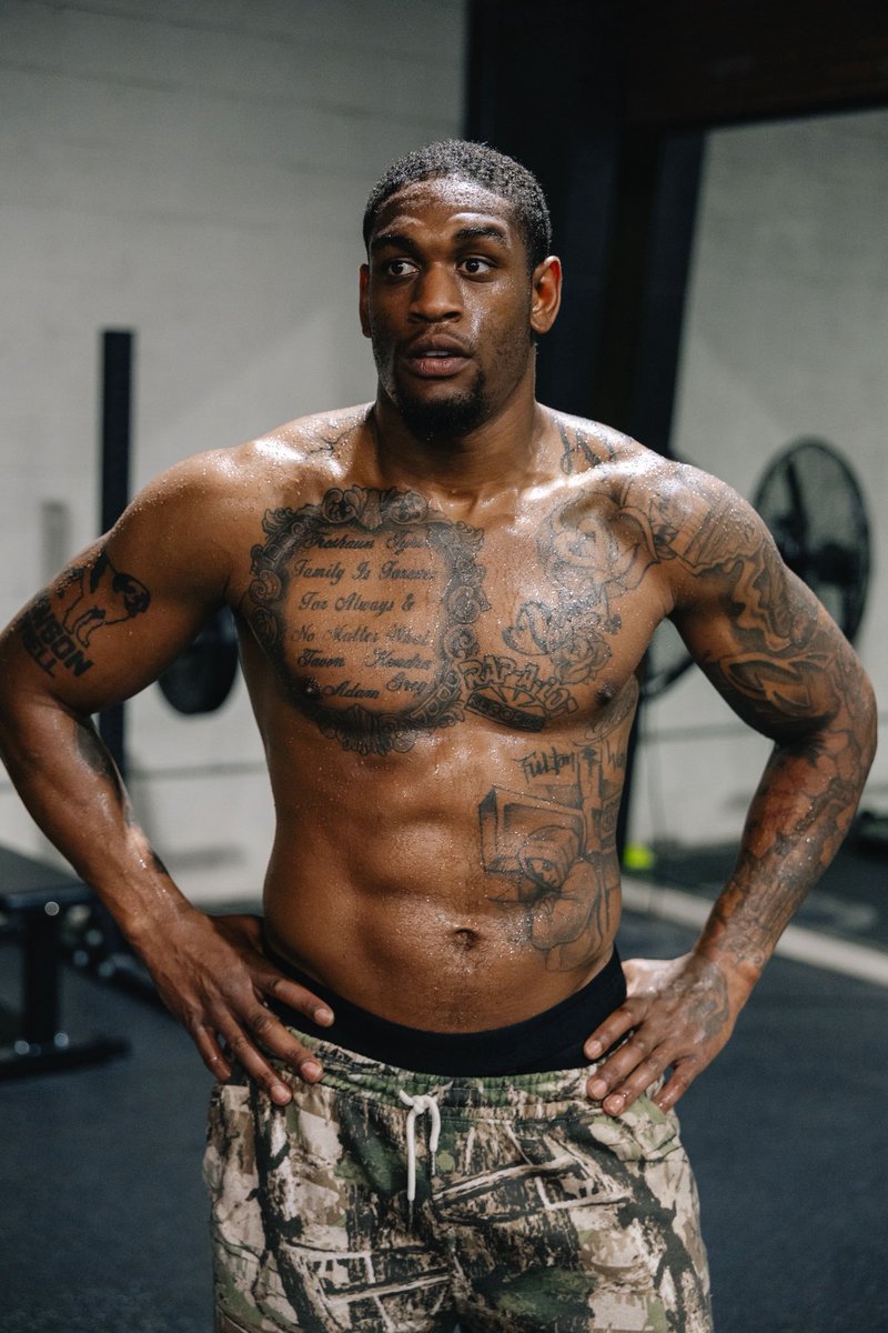 jaredanderson41's tweet image. LITTLE WORK AINT NEVER HURT NOBODY🫡🪖
#boxing #fight #viral #cardio