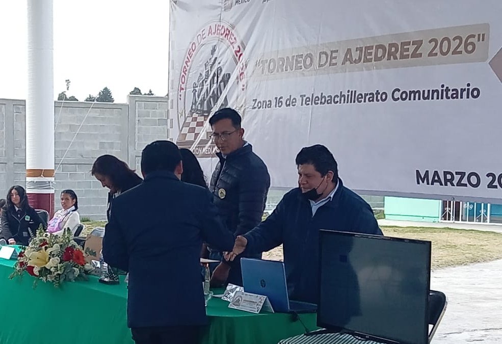 404Tbc's tweet photo. ¡Orgullo en el tablero! ♟️🏆
​Felicitamos a Cristian y Felipe, alumnos del TBC 404, por su participación hoy en el Torneo de Ajedrez de la Zona 16 en San Antonio la Ciénega.
​Su disciplina y estrategia ponen en alto a nuestra comunidad. 👏✨
​#OrgulloTBC404 #Ajedrez #Zona16TBC https://t.co/nwGs1P8BLV