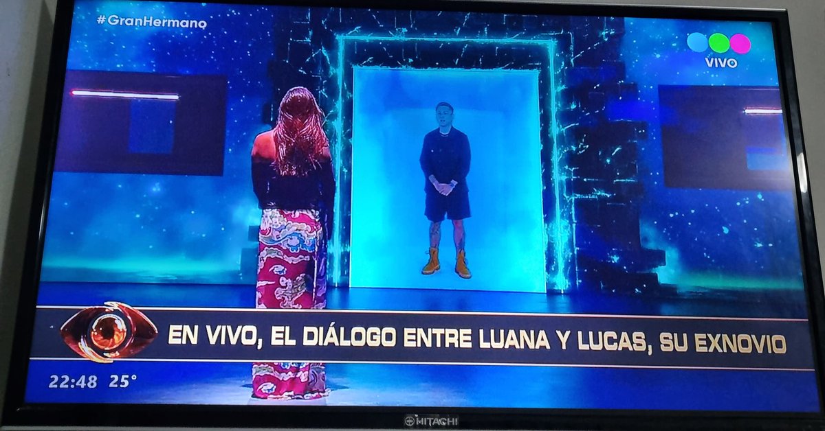 GM1489's tweet photo. Que alguien me cuente el lore (? del "bolso' qué recuperó el ex novio de Luana. #GranHermano https://t.co/rIGiv6AVKB