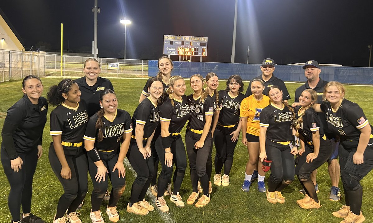 LARGO HIGH SCHOOL PACKERS SOFTBALL🥎 tweet media