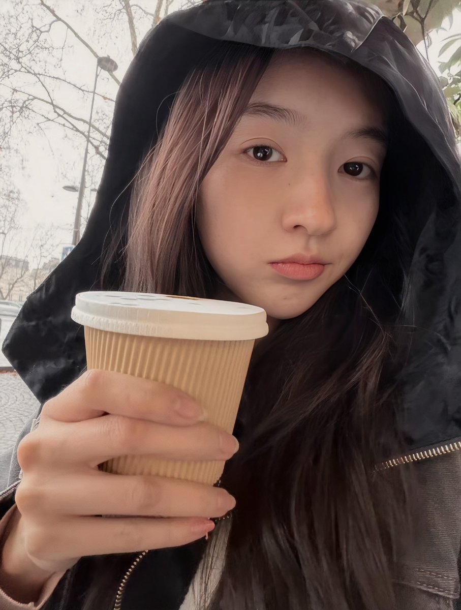 徐, 𝓥𝑨𝑳𝑬𝑹𝑰𝑬. tweet media