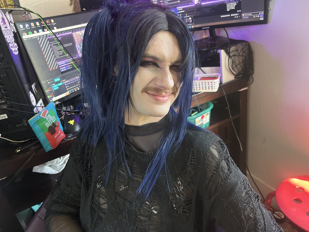 PerciHe11's tweet photo. Four hour stream of shit posting, laughing, and engaging with chat and making my roommate emo ✨ #twitch https://t.co/cTNrUlkQaQ