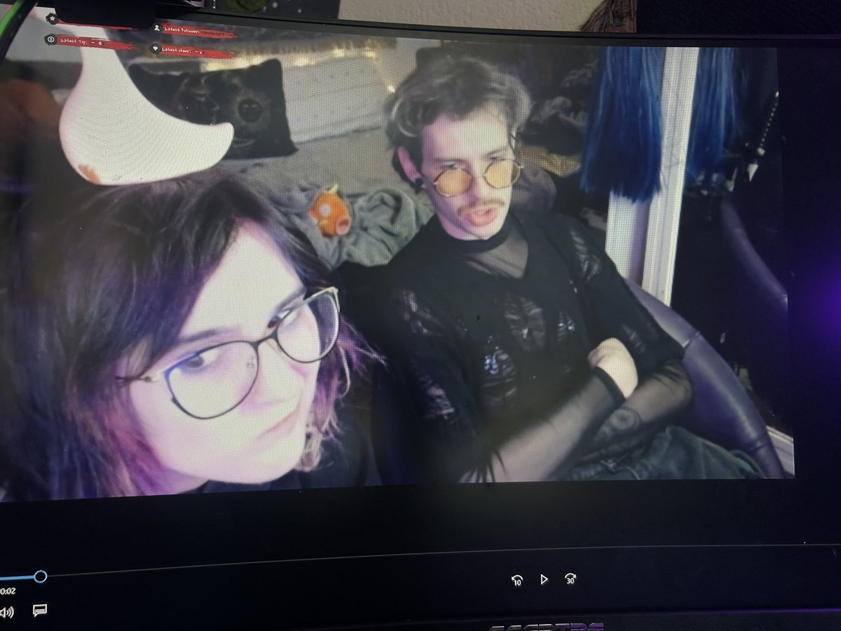 PerciHe11's tweet photo. Four hour stream of shit posting, laughing, and engaging with chat and making my roommate emo ✨ #twitch https://t.co/cTNrUlkQaQ
