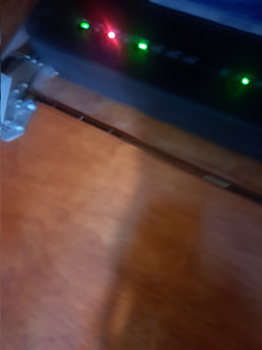 HeliosSeti's tweet photo. @TELMEXSoluciona @Telmex @Profeco Continuamos sin servicio,  ya reiniciel el módem, dos veces por si las dudas, sin internet desde el 7 de marzo, si reporto me dicen que en 24 horas https://t.co/JMkSg6IM1B
