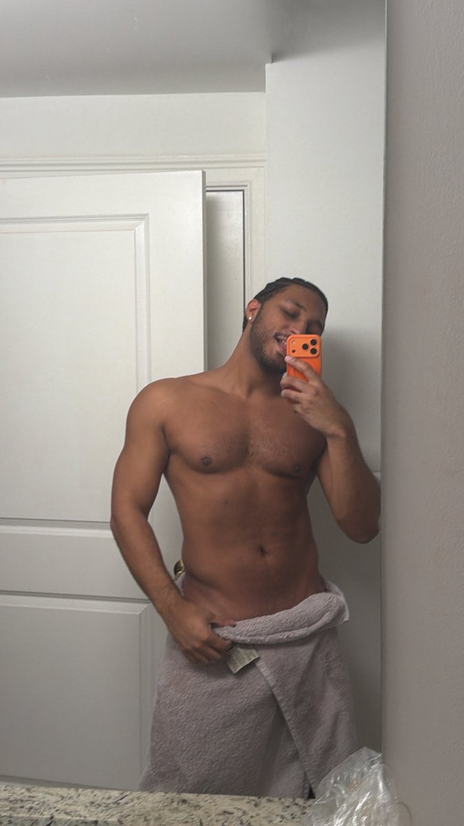 bedtimelover's tweet photo. I’ve been sick but I’m getting better! https://t.co/BldkvCFupC