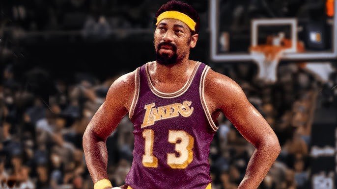 TheHoopCentral's tweet photo. The only 3 players to score 74+ Points in NBA History:

Wilt Chamberlain
Kobe Bryant
Bam Adebayo 

Wow.   (h/t @LawMurrayTheNU) https://t.co/pbJP7hpNng