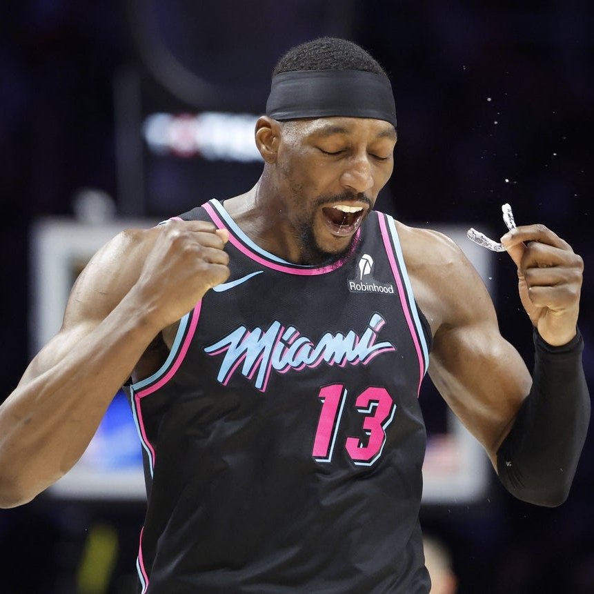 Tomer Azarly tweet media