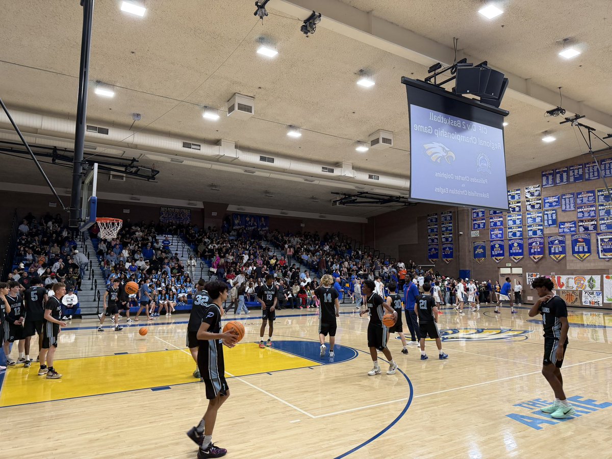 trevhorn's tweet photo. Here we go. 

CIF SoCal D-II boys basketball regional finals. 

No. 8 Palisades at No. 3 BCHS. 

Winner plays for state at Golden 1 Center in Sacramento on Saturday at 4pm

Historic night for BCHS and the City of Bakersfield. https://t.co/Atw7wEqoVO