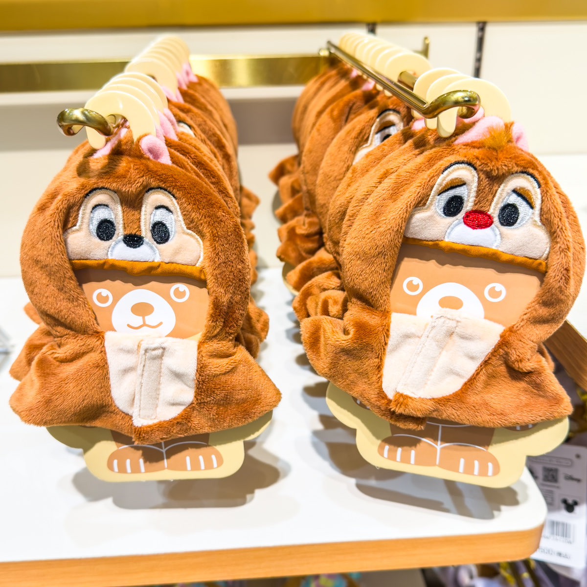 ディズニーストア 新作 チップとデールのポンチョ販売中☆
