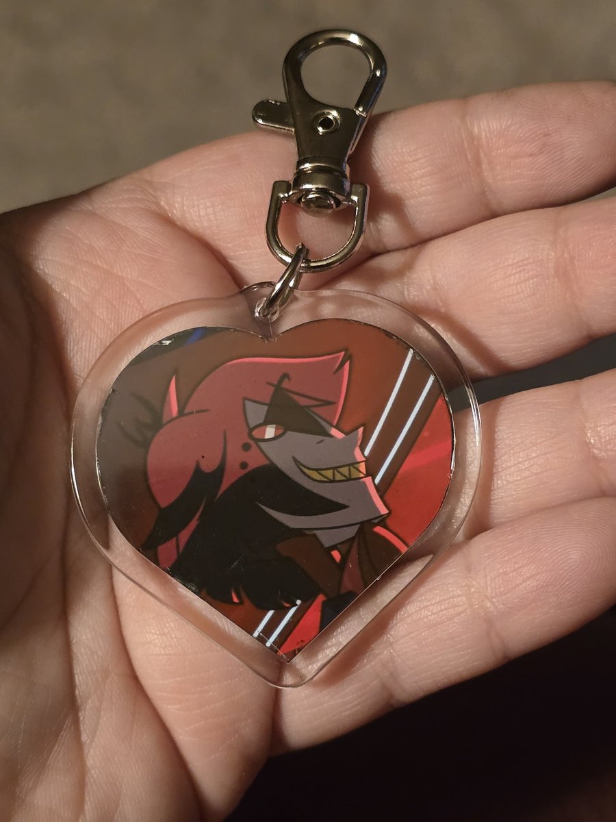 NeoSoftNStuff's tweet photo. I got keychain stuff and ooooo 🦌 
Alastor hehehehe ❤️ ♥️ https://t.co/LGnv6r2zVS