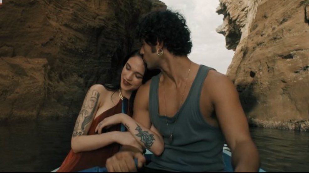 gavinoogf's tweet photo. Alla fine quel salto nel vuoto Carmine è riuscito a farglielo fare.
Marefuori, per me, finisce qua.
Grazie per tutto quello che mi avete fatto vivere, non vi dimenticherò mai.
Perché l'amore, alla fine, sconfiggerà sempre i dolori che ci portiamo dietro.
#marefuori6 #piecurosa https://t.co/VDNX5Ih7D6