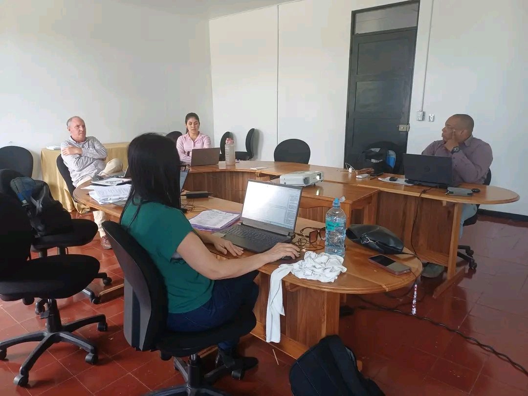 En la segunda jornada de trabajo del equipo CIENPINOS en el CATIE, se analiza el PoA 2026 y las exportación de los recursos para los productores.

#cienpinos #Asdi #CATIE #IndioHatuey