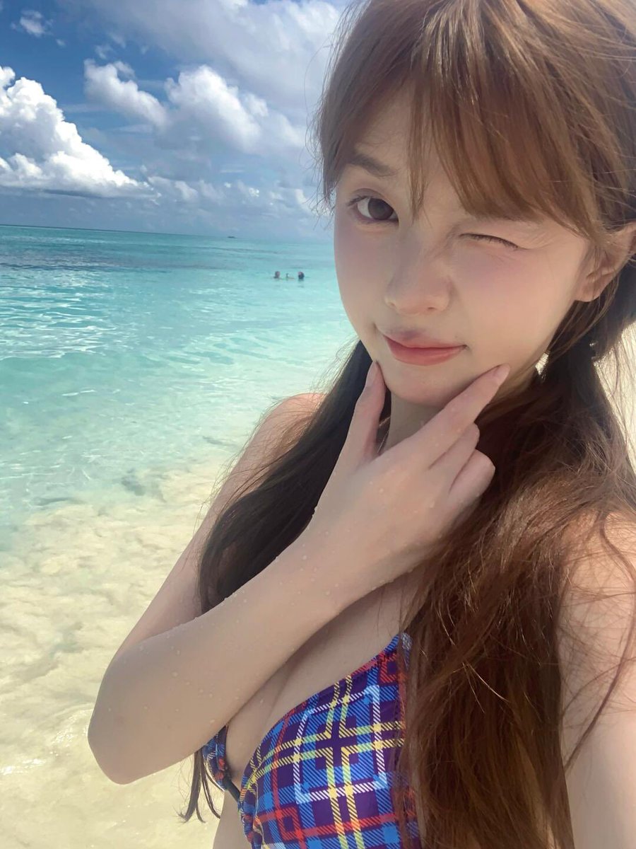 Irenee_qaq's tweet photo. 海岛奇遇记 https://t.co/0leIxXzBI9