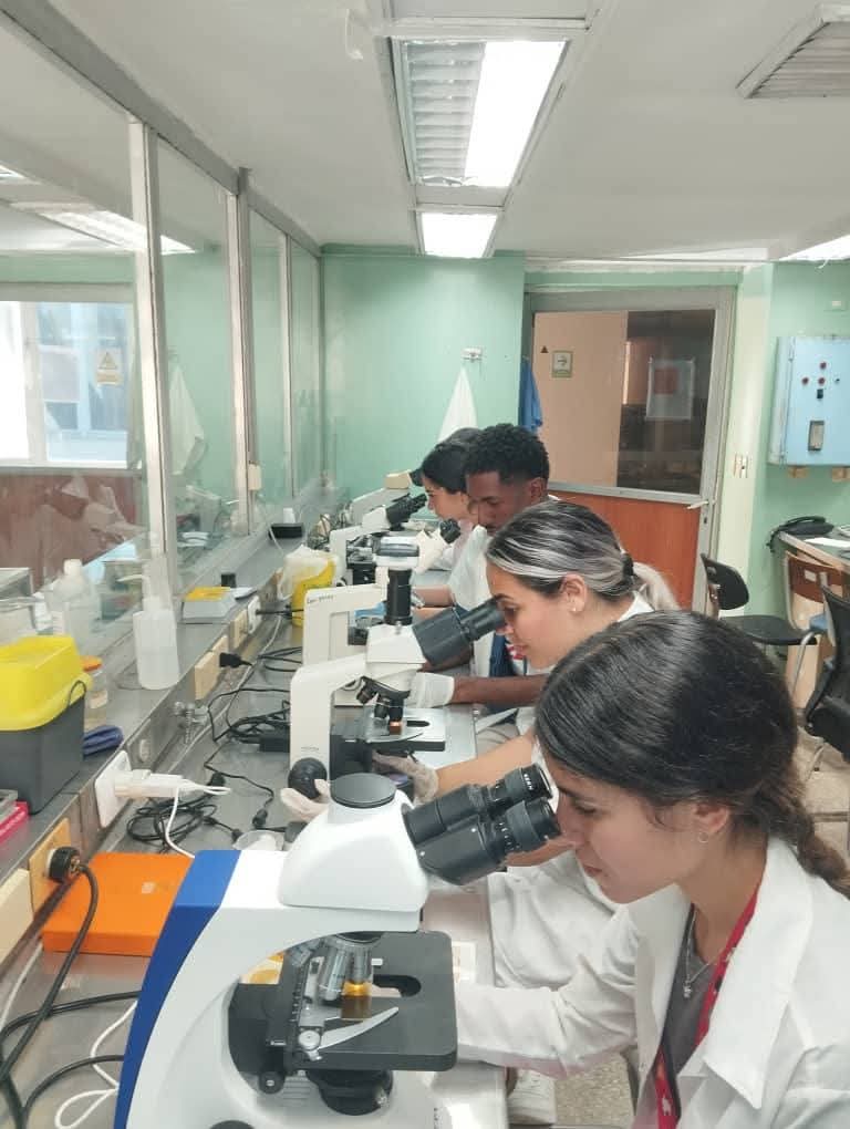 SaludGuantanamo's tweet photo. 🇨🇺🔬Actualmente en el prestigioso Instituto de #Medicina Tropical "Pedro Kourí" (#IPK), de La Habana, se desarrollan con éxito Curso de Microscopía e Histopatología, Diplomado III de Diagnóstico e Investigaciones, y Maestría de Parasitología. #CubaPorLaSalud 
#Postgrados https://t.co/AIwJ8Sg8So