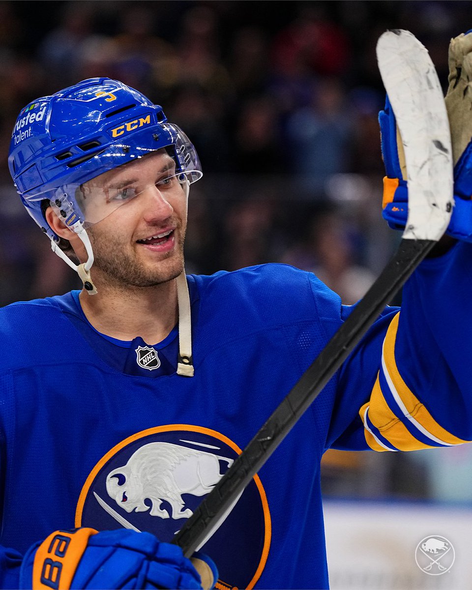 BuffaloSabres's tweet photo. THIS TEAM‼️

#LetsGoBuffalo | #sabrehood https://t.co/tUqvmPFoEI