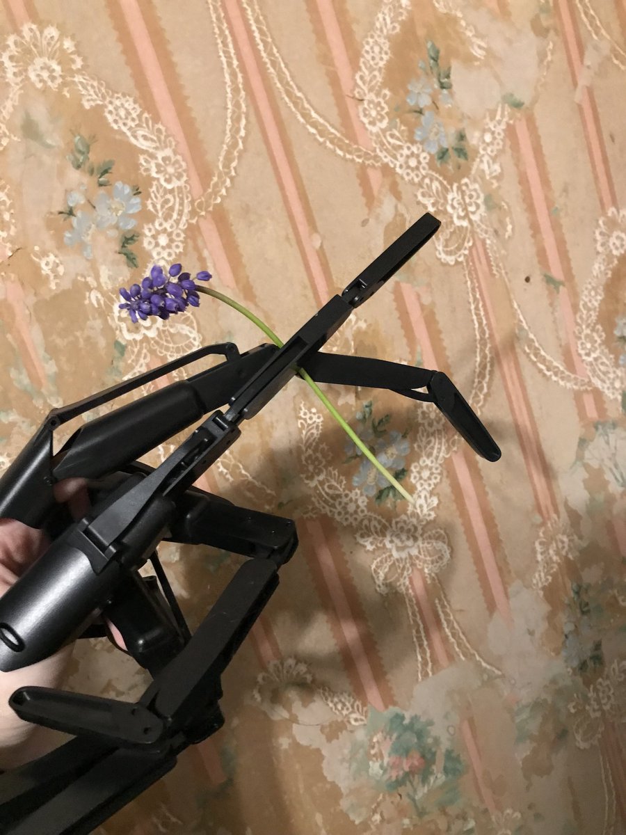 samiloulalee's tweet photo. Took this picture a day or two ago that I was thinking about using as a reference for an artwork with the Prototype, but who knows when I'll get around to it, if I ever do...
Still looks pretty cool on it's own.
That flower took way too long to hold properly...
#poppyplaytime https://t.co/9OfxmWPIBk