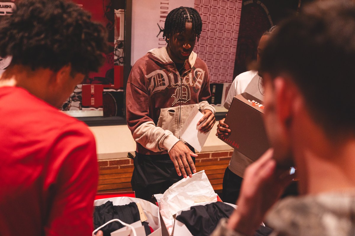 OU_Track's tweet photo. championship drip 💧 https://t.co/DDoMRr7zMv