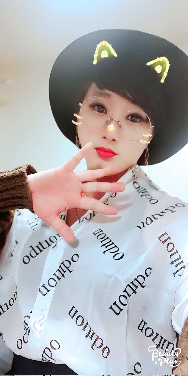 냥아치s💕 tweet media