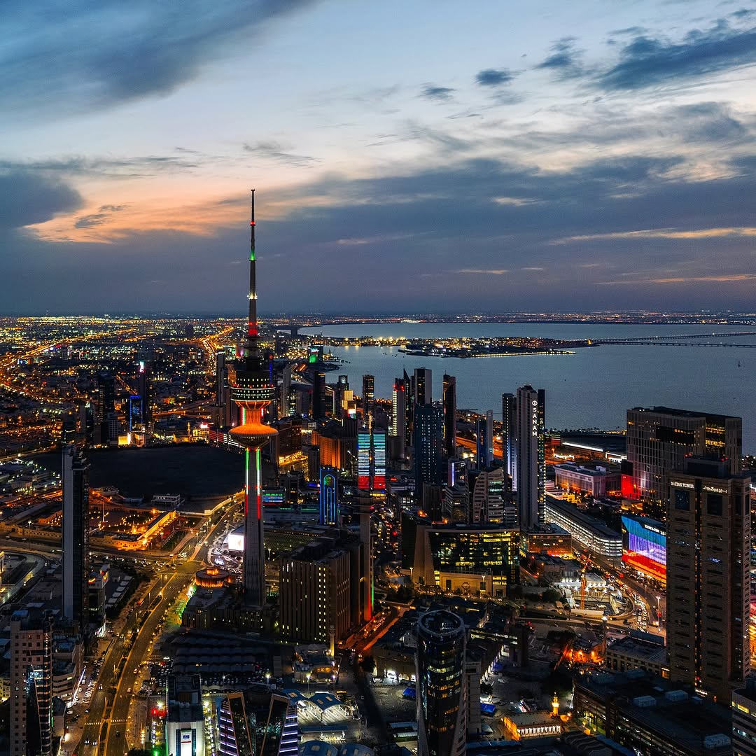 beautyexplorer0's tweet photo. Kuwait city https://t.co/UvLCT5OZEy