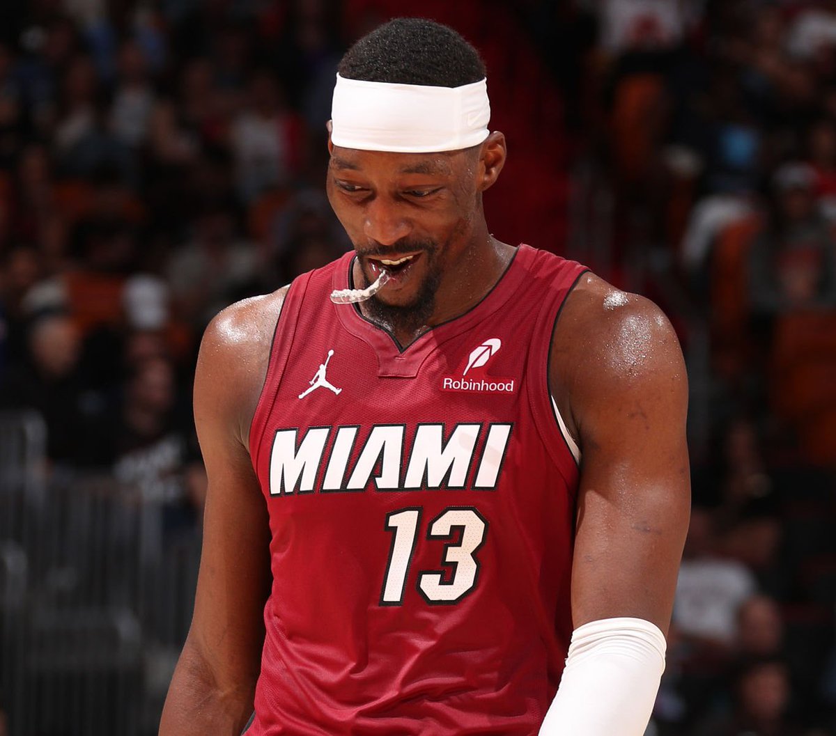 PentagamiNBA's tweet photo. 🚨PENTAGAMI ALERT🚨

Bam Adebayo tonight:

83 PTS | 9 REB | 3 AST | 2 STL | 2 BLK

First time in NBA history a player reaches those numbers!

HISTORICAL💥 https://t.co/7e6RyUcf4R