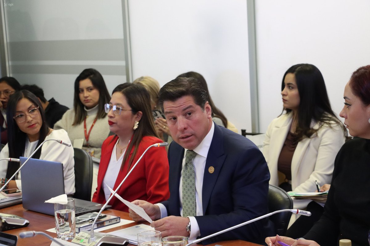 La República EC tweet media