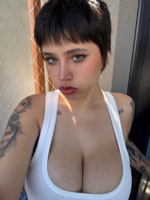 ♡ WHO IS NERE ♡ - ♡ https://t.co/j9z9sKMZt9