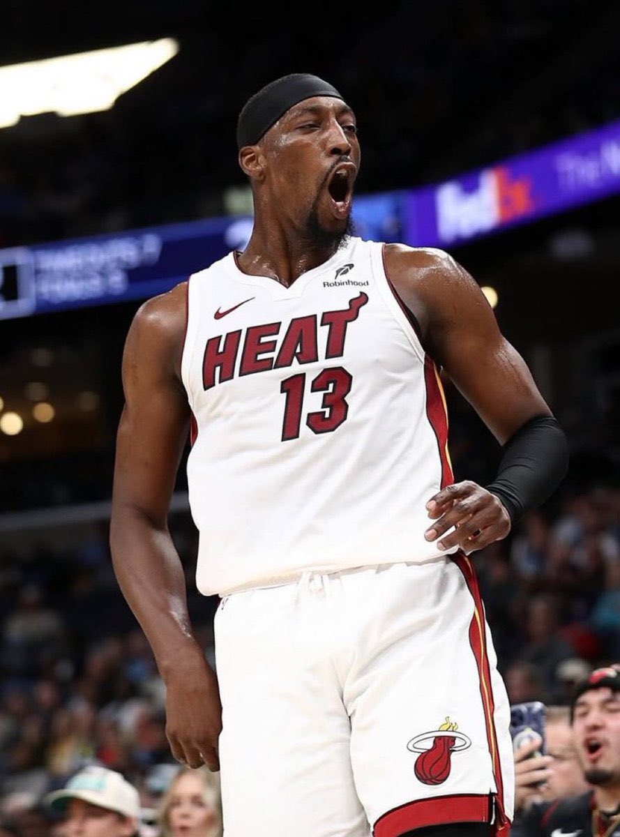 JustFreshKicks tweet media