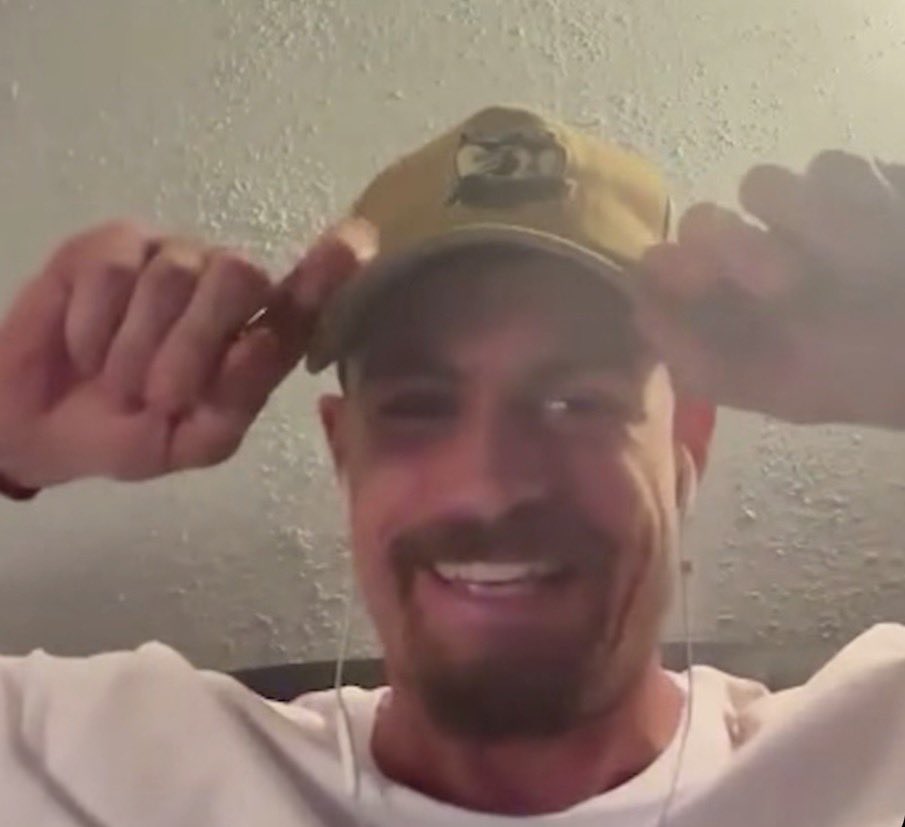 Daily Grayson Waller tweet media