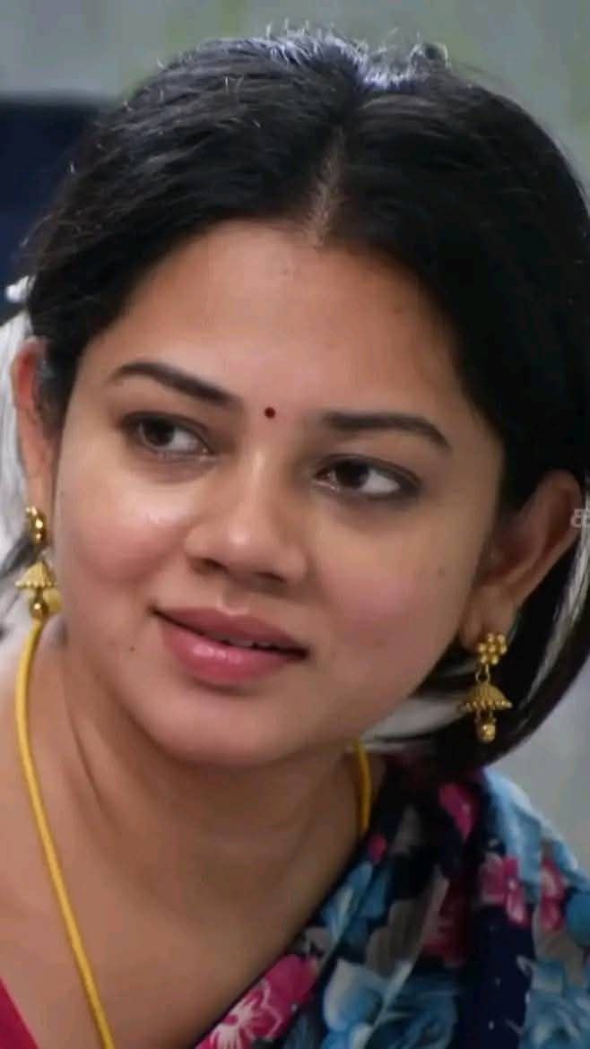 Me : hi Anitha machan irukana?
Fw : enna anna avaru illatha nerama pathu adikadi varinga ippo lam🤨
Me: oh avan illaiya ma.. sari vantha virunthaliya kavanika sollitharalaiya un purusan?😁