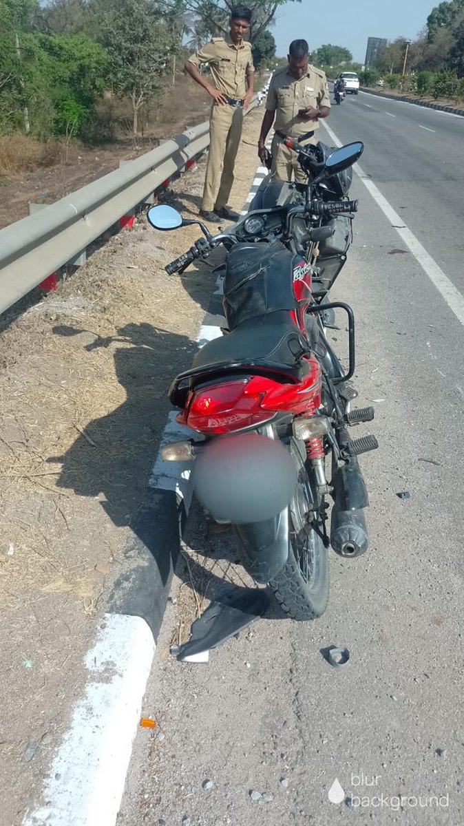 ಅಪಘಾತ: 
ಇವೆಂಟ್ ಐ.ಡಿ.2591030, ದಿ:10-03-2026 ರಂದು 112ಗೆ ಕರೆ ಬಟ್ಟರಹಳ್ಳಿ ಹತ್ತಿರ ಎರಡು ಬೈಕ್ ಗಳ ನಡುವೆ ಅಪಘಾತವಾಗಿದೆ ಎಂದು ತಿಳಿಸಿದ್ದು, ERSS ತಂಡ ಸ್ಥಳಕ್ಕೆ ಭೇಟಿ ನೀಡಿ ಜಗಳವಾಡದಂತೆ ಬುದ್ಧಿವಾದ ಹೇಳಿ, ದೂರುದಾರರಿಗೆ ನೆಲಮಂಗಲ (ಗ್ರಾ)ಠಾಣೆಗೆ ದೂರು ನೀಡಲು ತಿಳಿಸಿರುತ್ತಾರೆ.<a href="/112Karnataka/">112Karnataka</a>