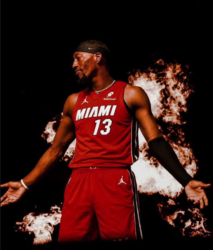 LockedBy23's tweet photo. most points in a single game in NBA history 😮‍💨

Wilt Chamberlain: 100 PTS
Bam Adebayo: 83 PTS
Kobe Bryant: 81 PTS
Wilt Chamberlain: 78 PTS
Luka Dončić: 73 PTS https://t.co/d7zHZ5S69Z