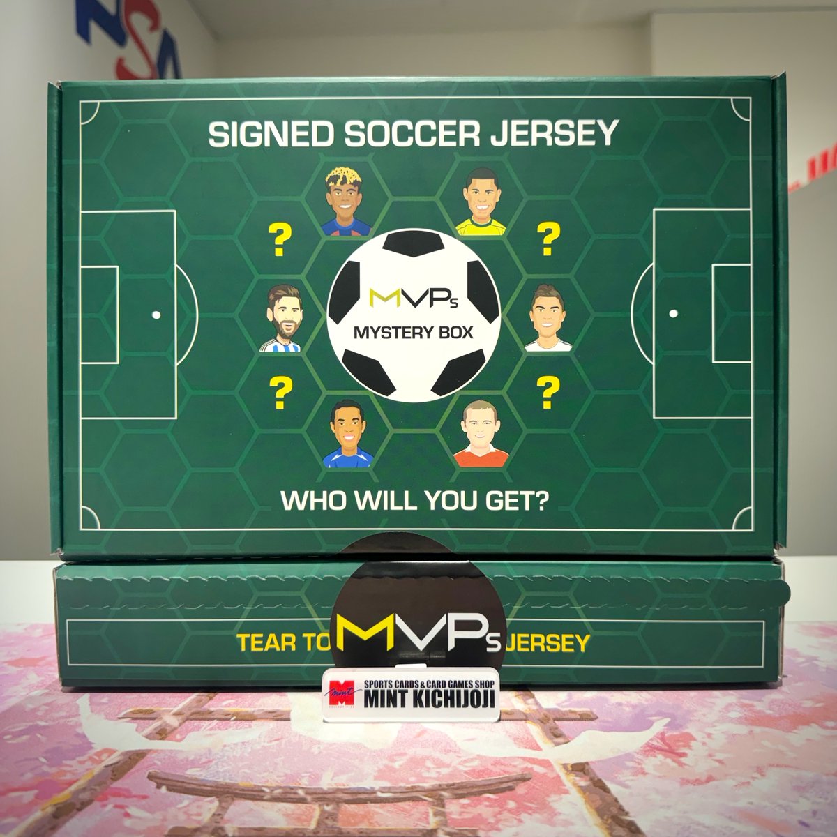 【世界限定100セット】MVPs Mystery Memorabilia Box 新商品入荷案内】 ・⚽️2026 MVPs MYSTERY MEMORABILIA BOX SIGNED