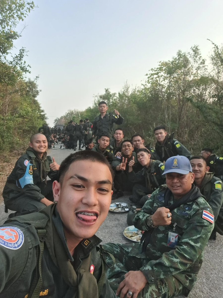 ร.ด.เด็กไทยผม(ไม่)เกรียน tweet media