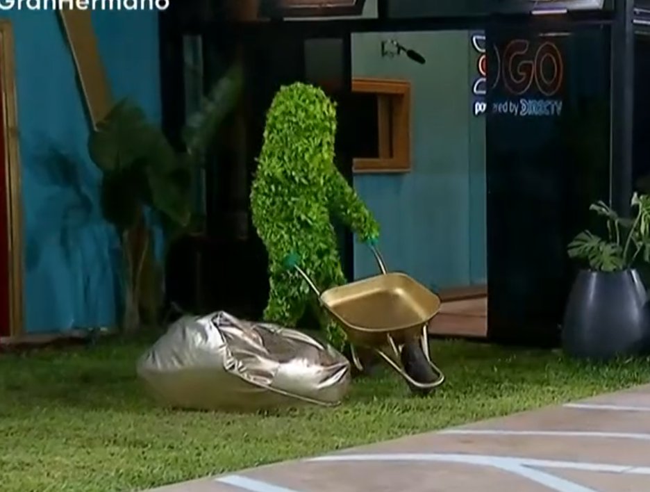 manulinco's tweet photo. #GranHermano
Luana andá subiendote a la carretilla https://t.co/2PFR0lf195