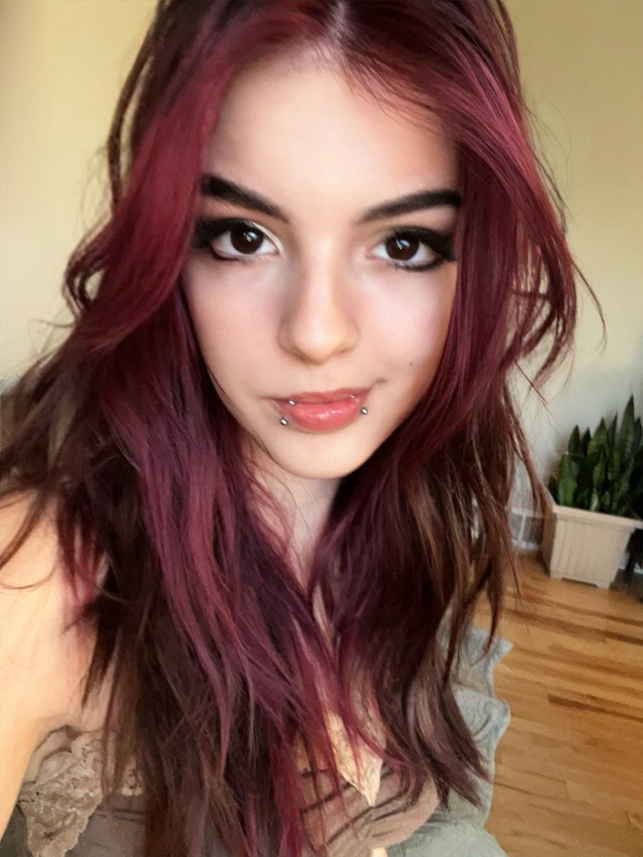 Evie🖤 tweet media