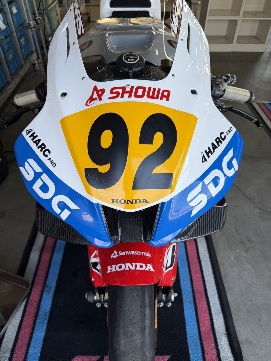 MotoJP2015's tweet photo. 本日はモビリティリゾートもてぎで今シーズン初走行です❗️  
昨日は雪が降りましたが、路面は問題なさそうです👍  

そして國井選手はJSB1000初走行🔥  
本日走行のみなさま、ご安全に🙏

#motegi #jsb1000 #st1000 #sdg #harcpro #motojp https://t.co/ddjkpbUJvR