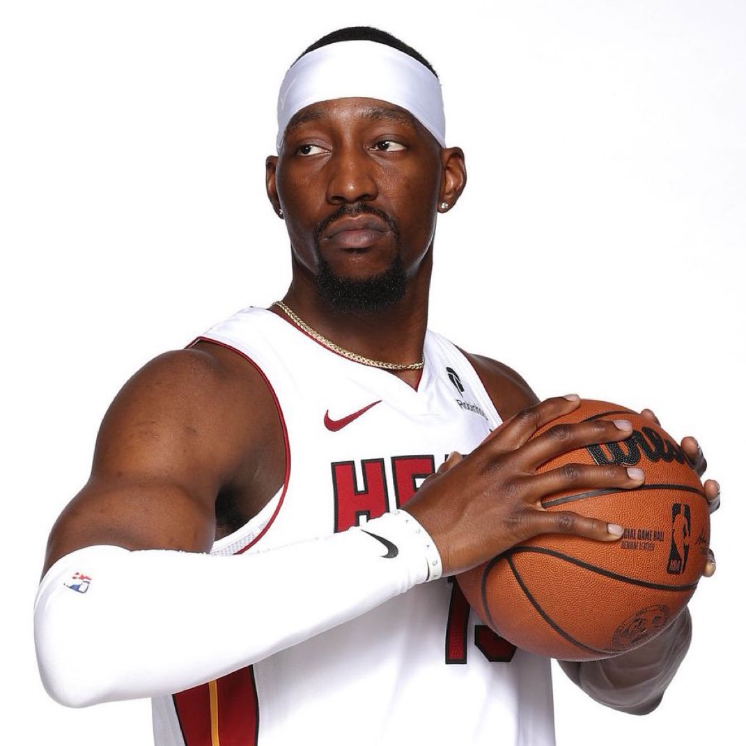 playboyswervo's tweet photo. Never seen a more shameless statpadder. This nigga ruined basketball for me. https://t.co/g3H7Tqi9xf