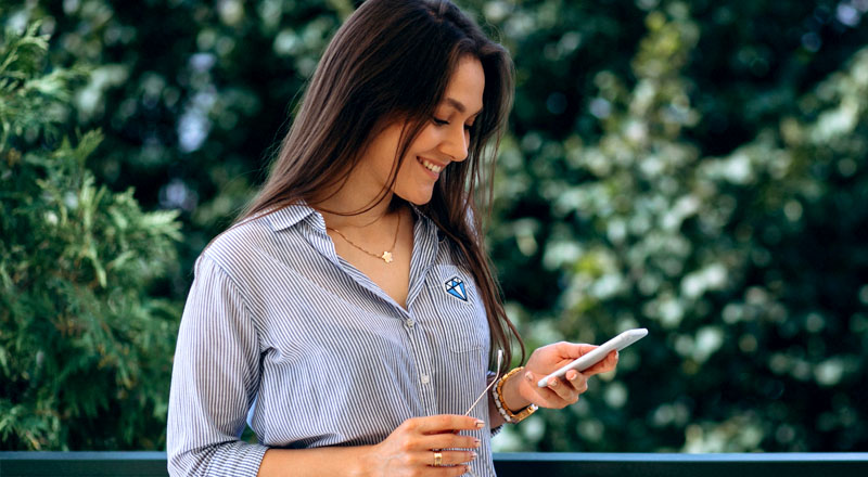 technocio's tweet image. #Tendencias #comerciodemoda #comercioelectrónico #comprasenlínea El móvil domina el comercio de moda: 95 % del tráfico en plataformas llega desde el celular: El celular se impone en el comercio de moda: el 95% del tráfico en plataformas proviene del… dlvr.it/TRQGdB