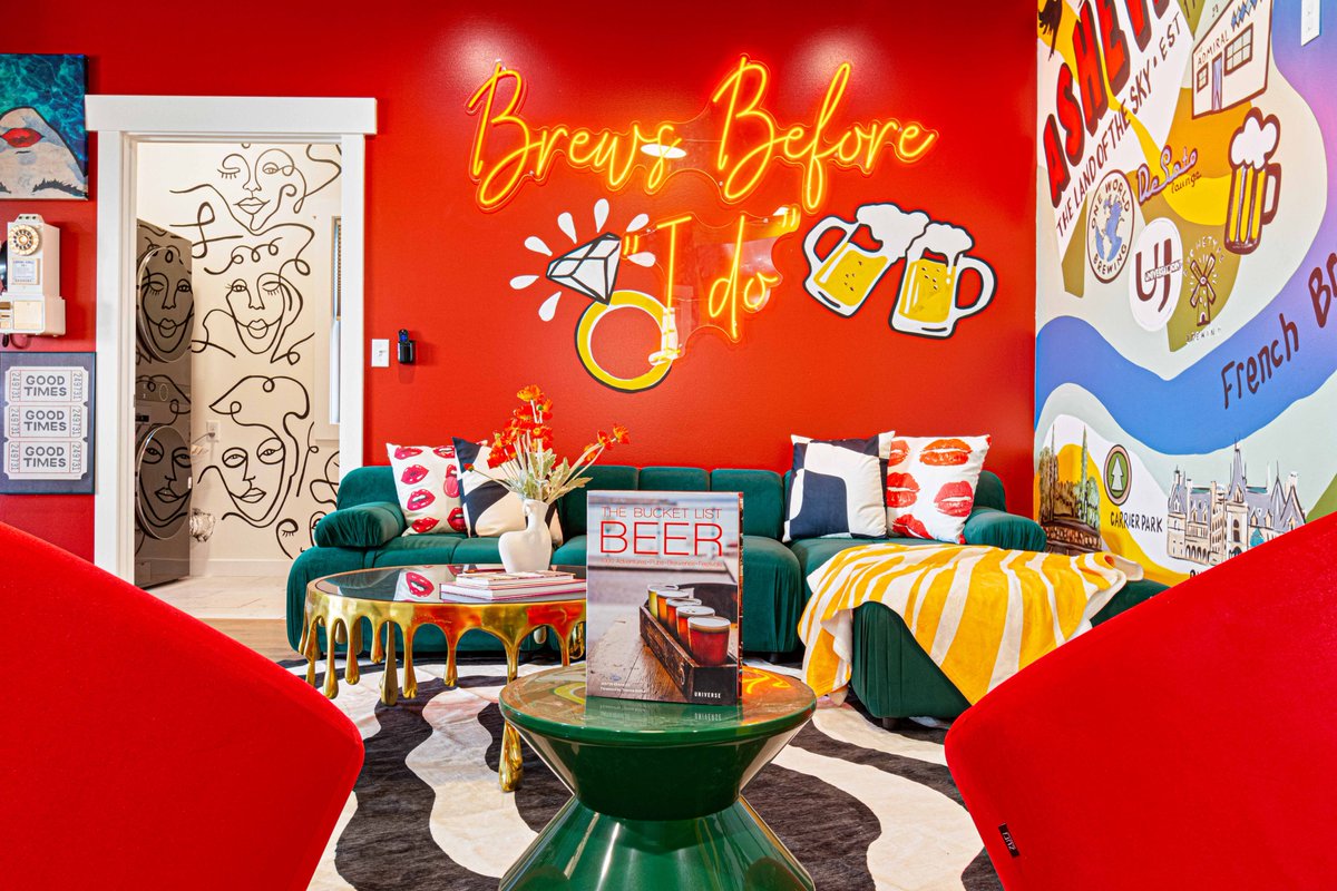 Zillow Gone Wild 🏡 tweet media